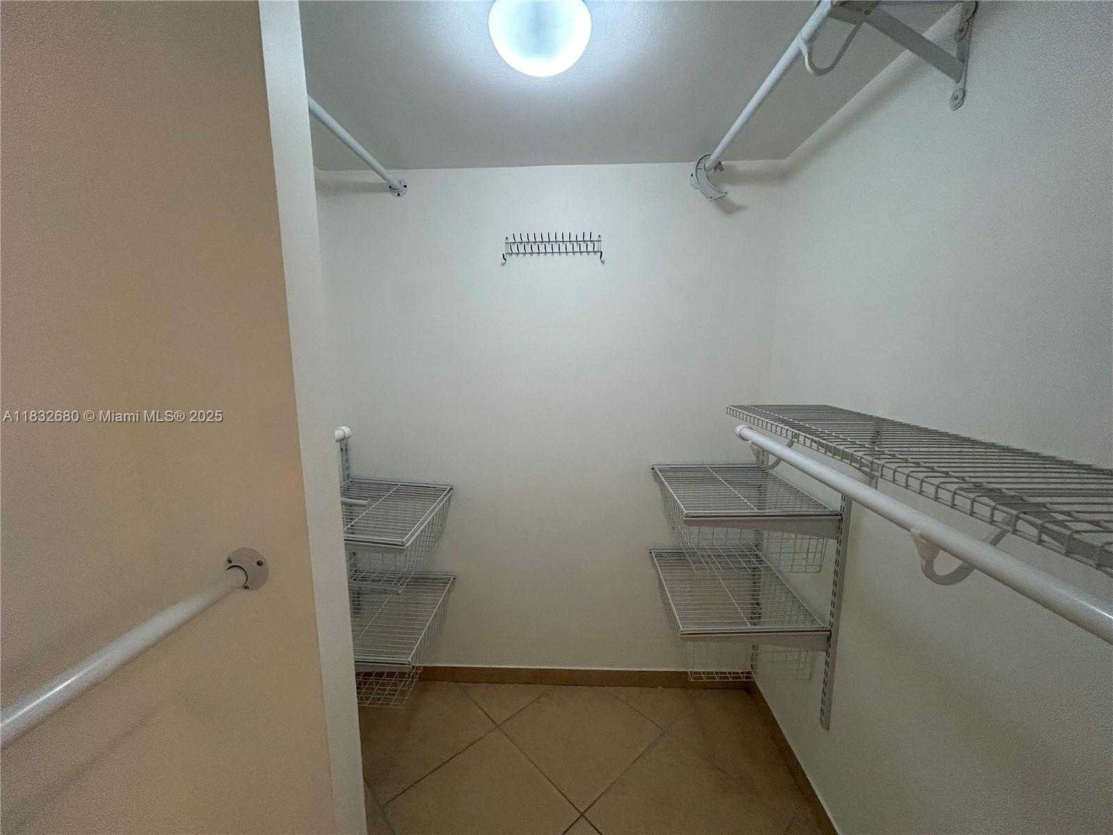 Small Image of 20335 E Country Club Dr, Aventura, FL 33180, USA Number 29