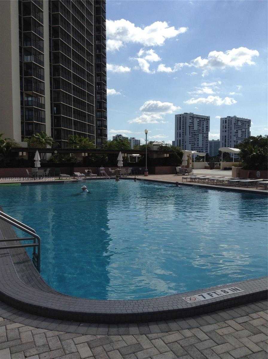 Small Image of 20335 E Country Club Dr, Aventura, FL 33180, USA Number 35