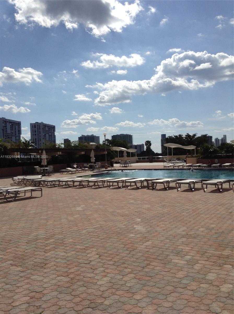 Small Image of 20335 E Country Club Dr, Aventura, FL 33180, USA Number 36