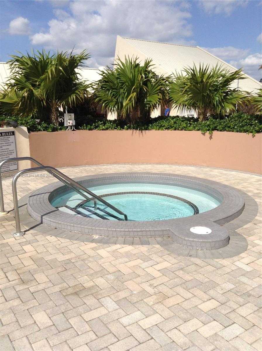 Small Image of 20335 E Country Club Dr, Aventura, FL 33180, USA Number 37