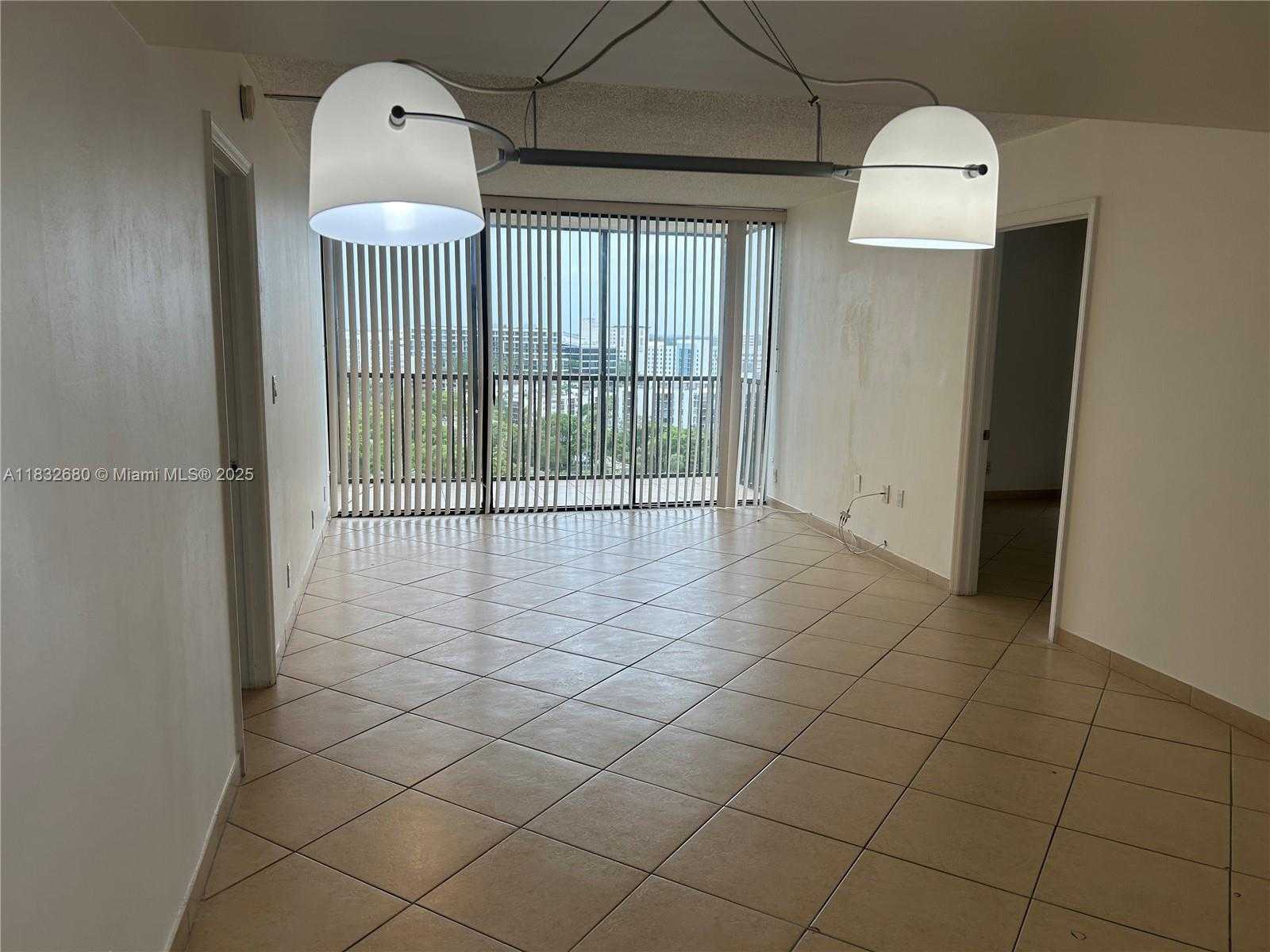 Small Image of 20335 E Country Club Dr, Aventura, FL 33180, USA Number 8