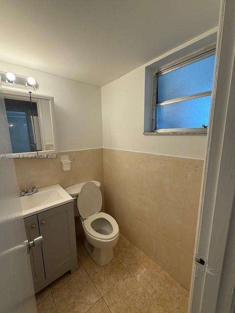 Small Image of 8820 FONTAINEBLEAU BLVD #403, Miami Number 14