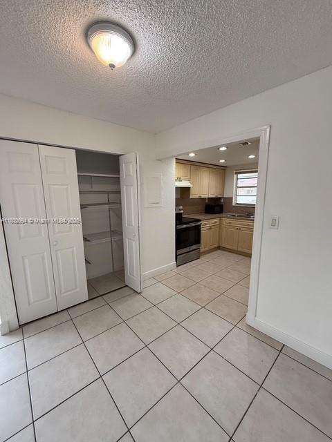 Small Image of 8820 FONTAINEBLEAU BLVD #403, Miami Number 3