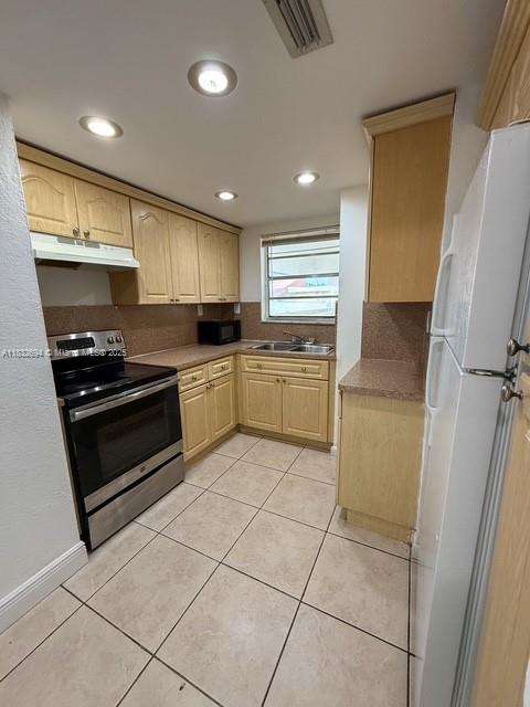 Small Image of 8820 FONTAINEBLEAU BLVD #403, Miami Number 4