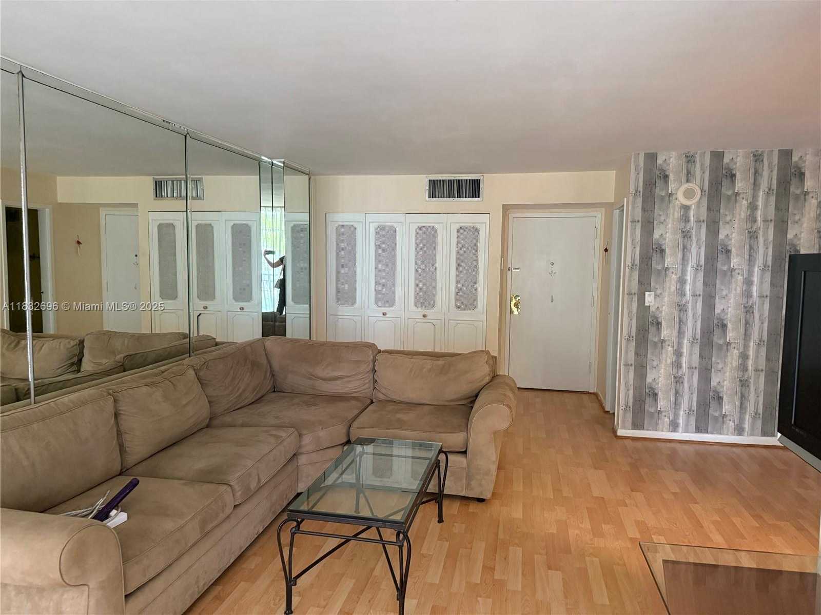 Small Image of 17021 NORTH BAY RD #222, Sunny Isles Beach Number 2