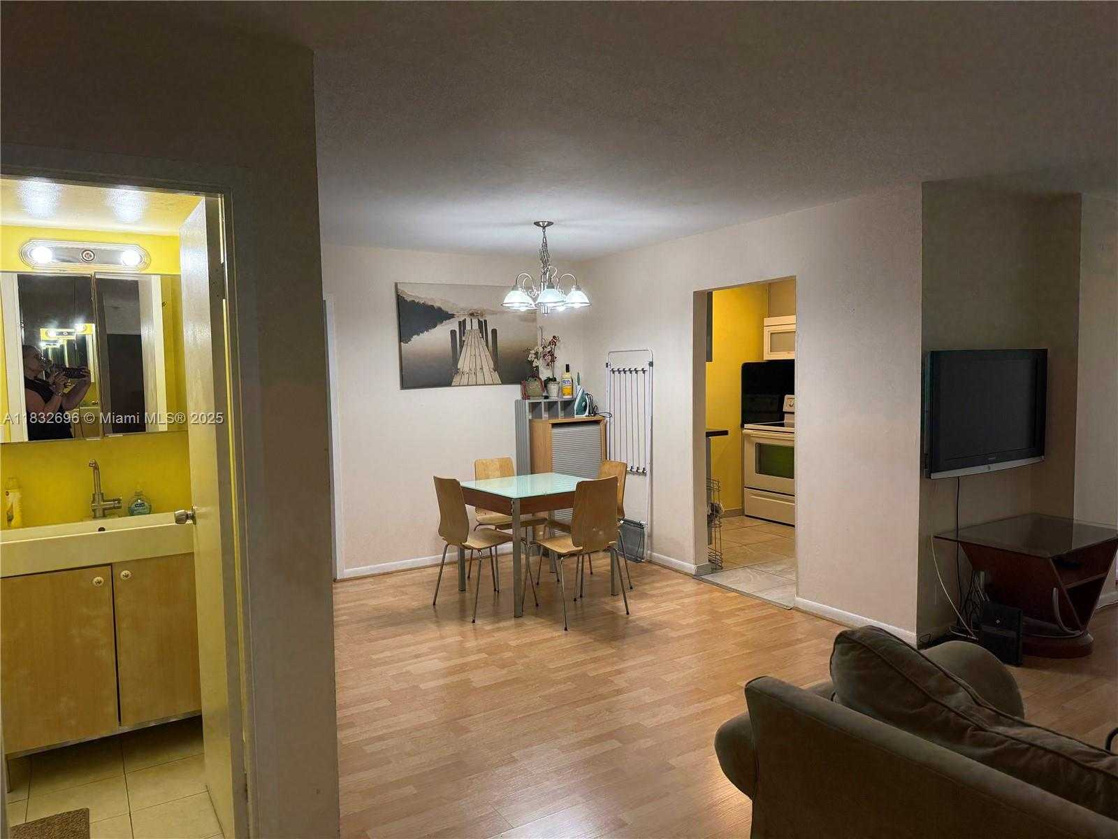 Small Image of 17021 NORTH BAY RD #222, Sunny Isles Beach Number 5