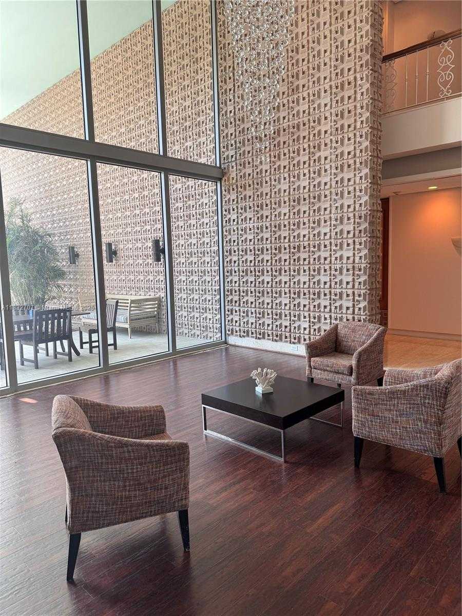 Small Image of 2899 COLLINS AVE #608, Miami Beach Number 12