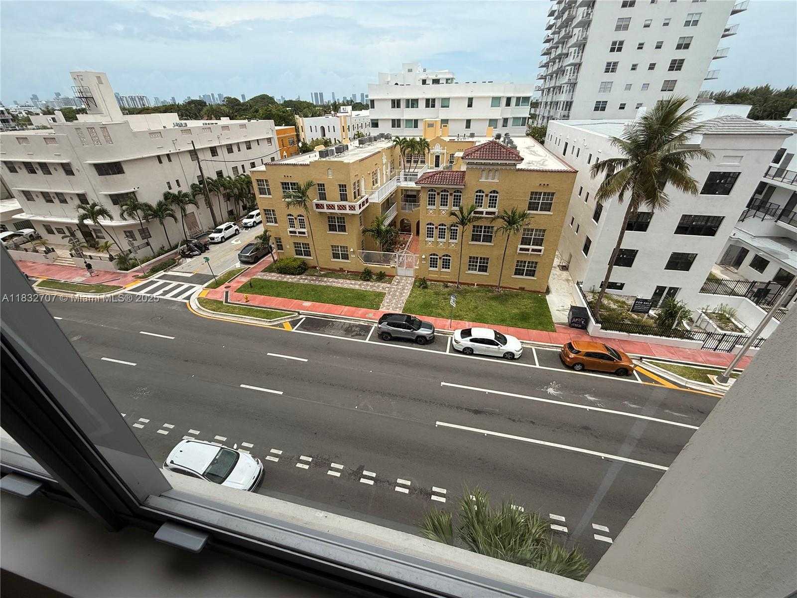 Small Image of 2899 COLLINS AVE #608, Miami Beach Number 15