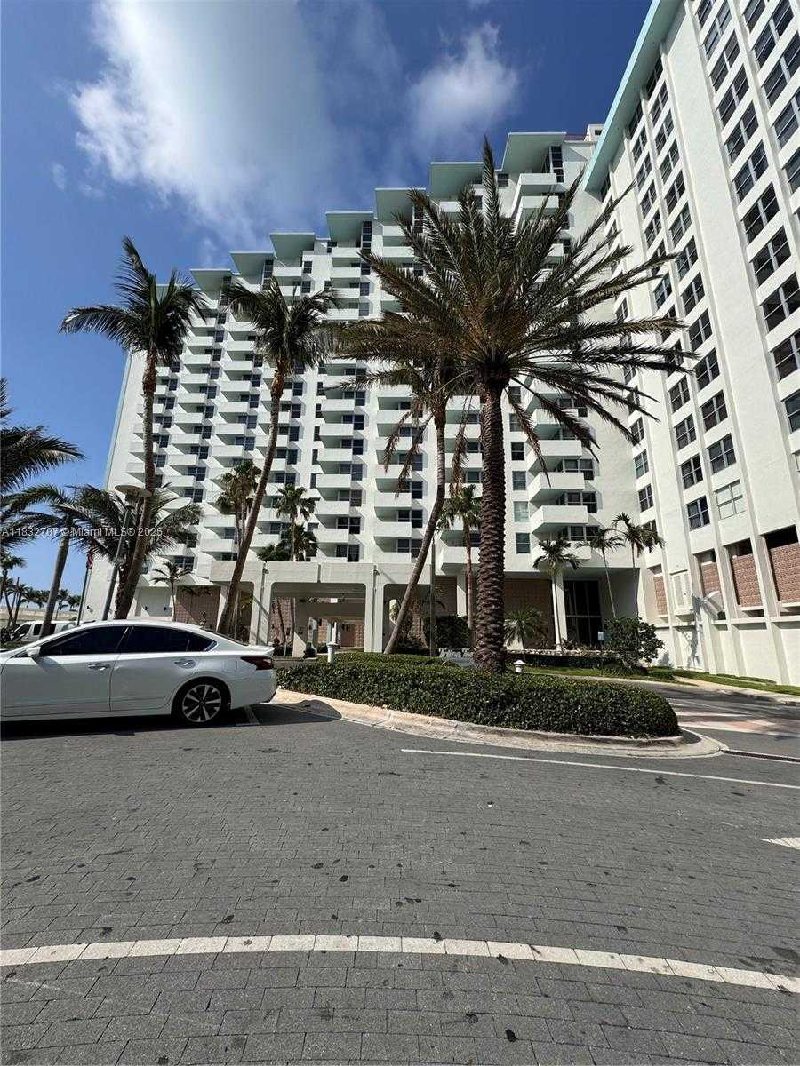 Small Image of 2899 COLLINS AVE #608, Miami Beach Number 16