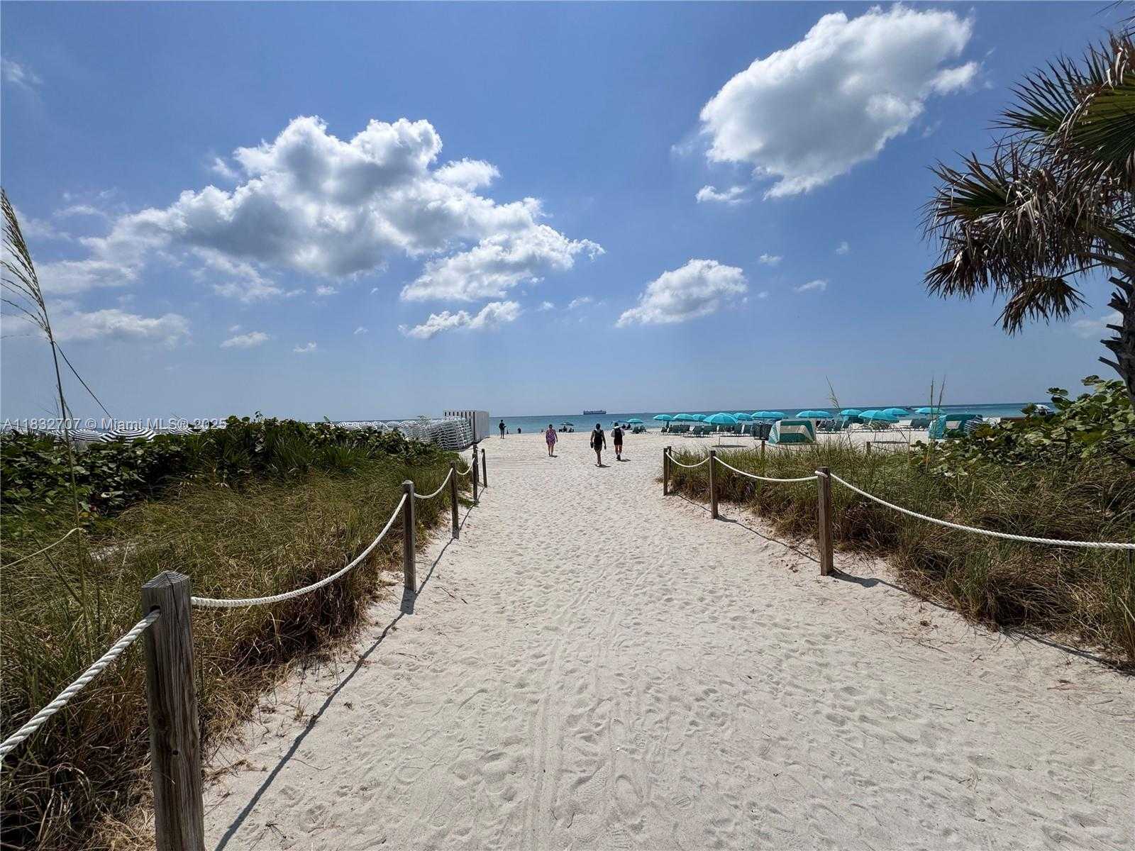 Small Image of 2899 COLLINS AVE #608, Miami Beach Number 2