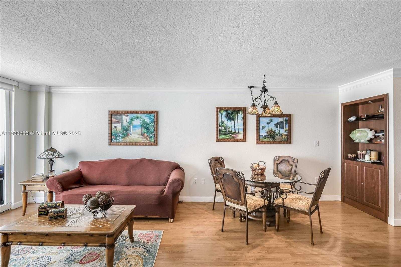 Small Image of 6917 COLLINS AVE #812, Miami Beach Number 3