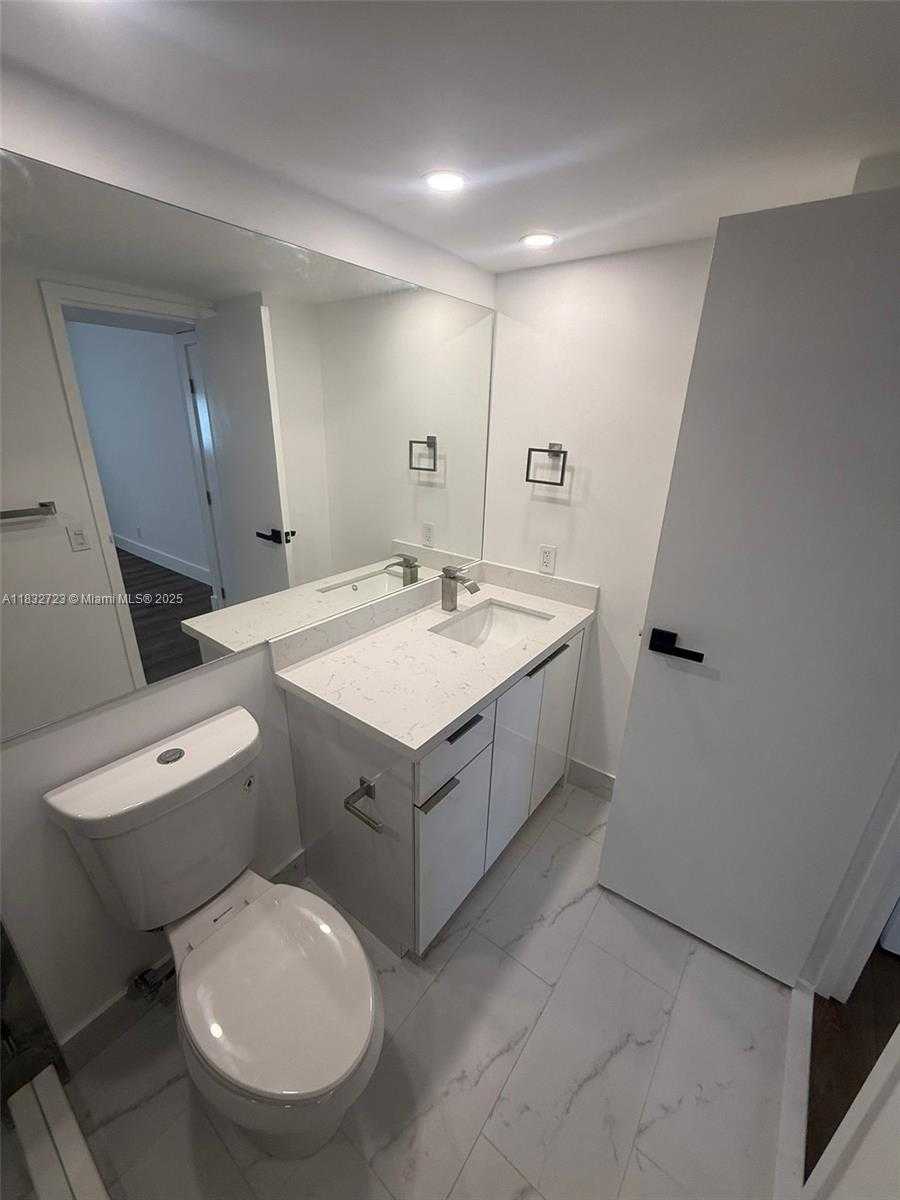 Small Image of 851 THREE ISLANDS BLVD #209, Hallandale Beach Number 13
