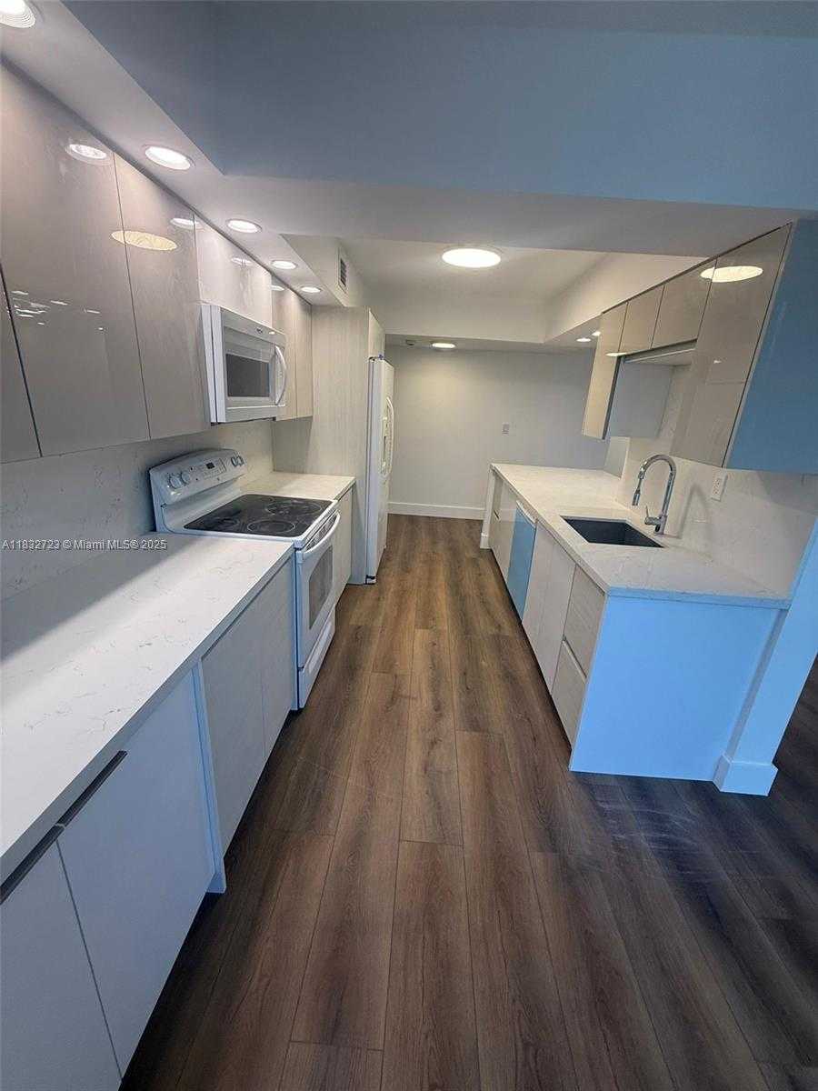 Small Image of 851 THREE ISLANDS BLVD #209, Hallandale Beach Number 3