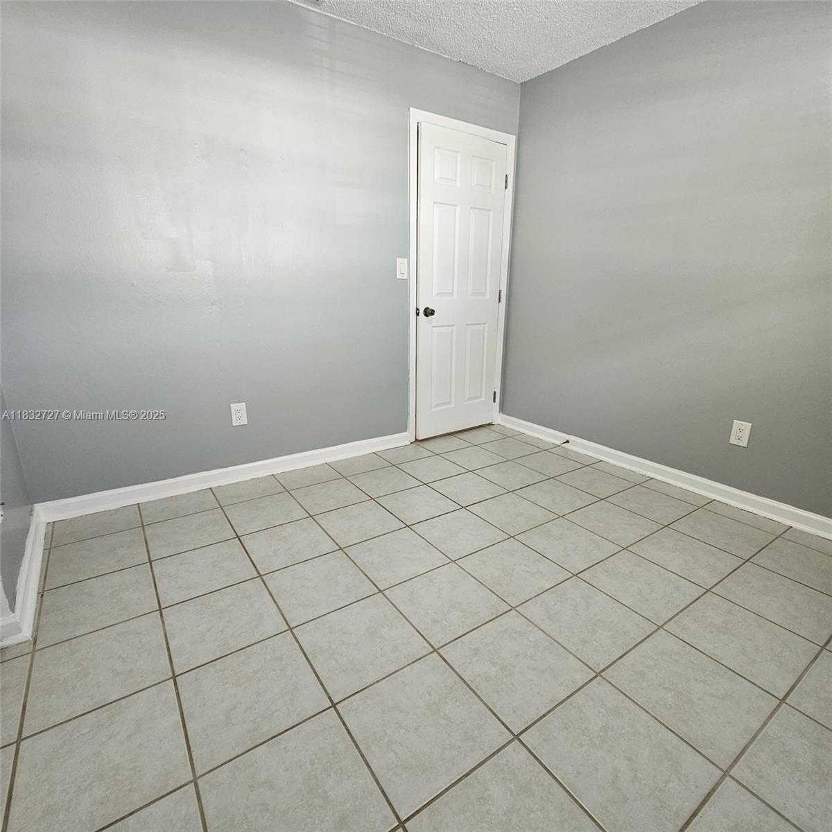 Small Image of 11510 SOUTH WEST 181ST TER, Miami Number 17