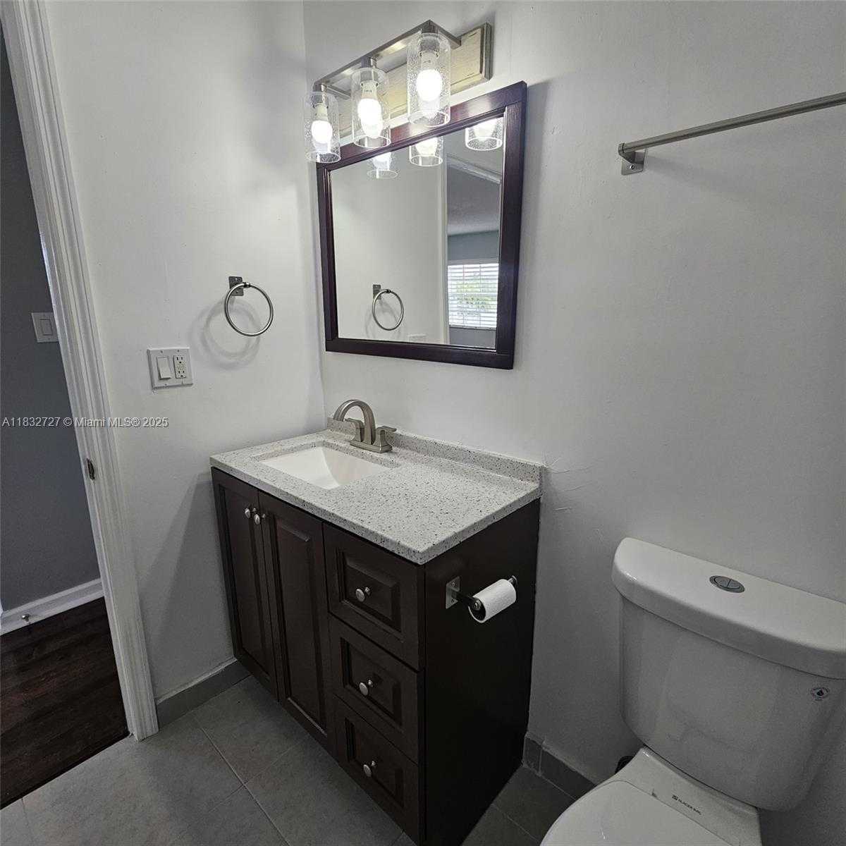 Small Image of 11510 SOUTH WEST 181ST TER, Miami Number 19