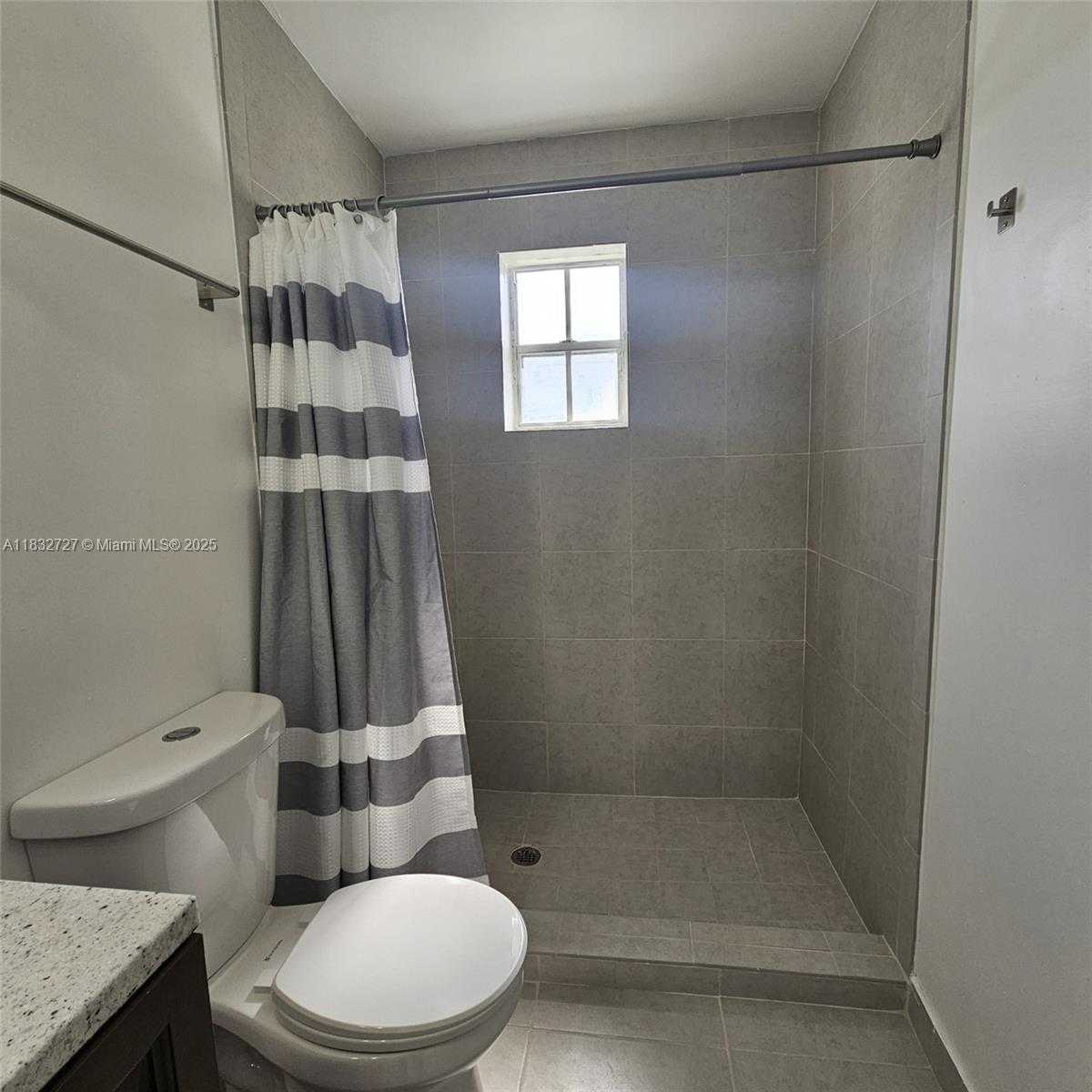 Small Image of 11510 SOUTH WEST 181ST TER, Miami Number 20