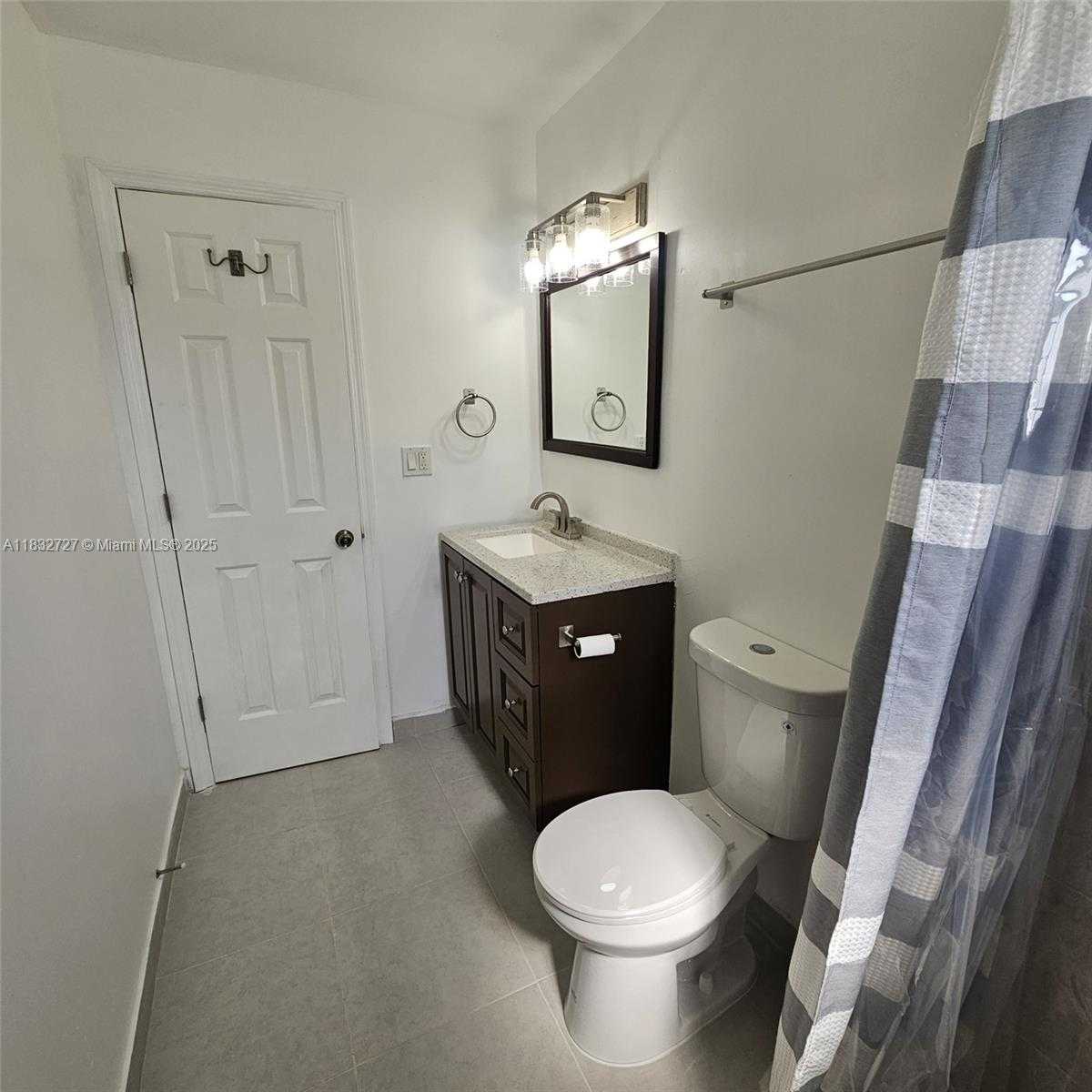 Small Image of 11510 SOUTH WEST 181ST TER, Miami Number 21