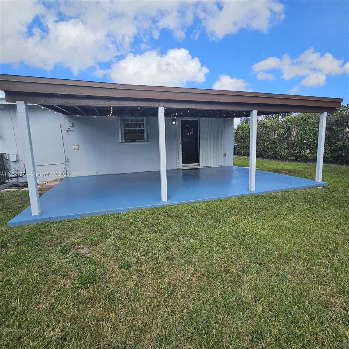 Small Image of 11510 SOUTH WEST 181ST TER, Miami Number 3