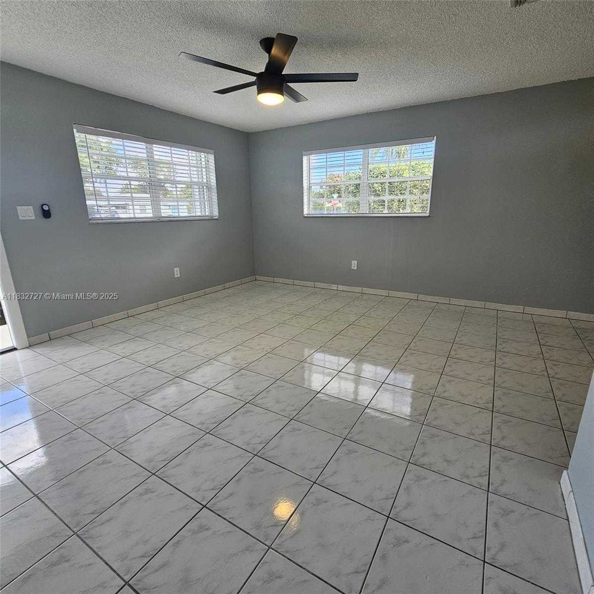 Small Image of 11510 SOUTH WEST 181ST TER, Miami Number 5