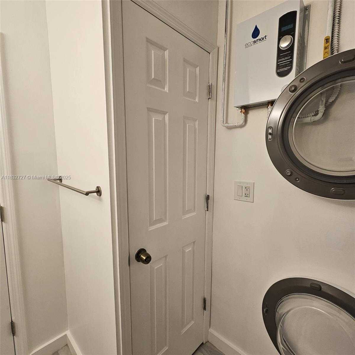 Small Image of 11510 SOUTH WEST 181ST TER, Miami Number 7