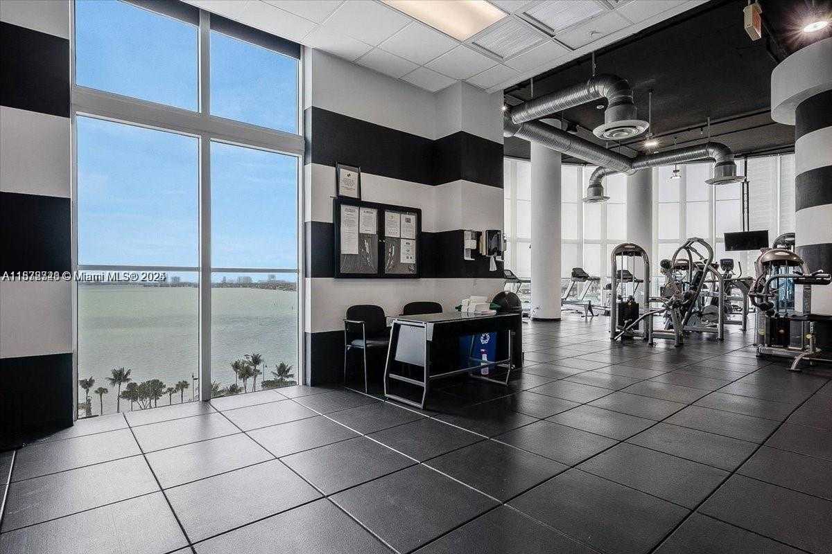 Small Image of 1800 NORTH BAYSHORE DR #3101, Miami Number 22