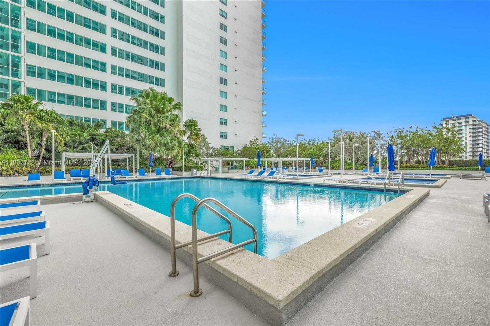 Small Image of 1800 NORTH BAYSHORE DR #3101, Miami Number 25