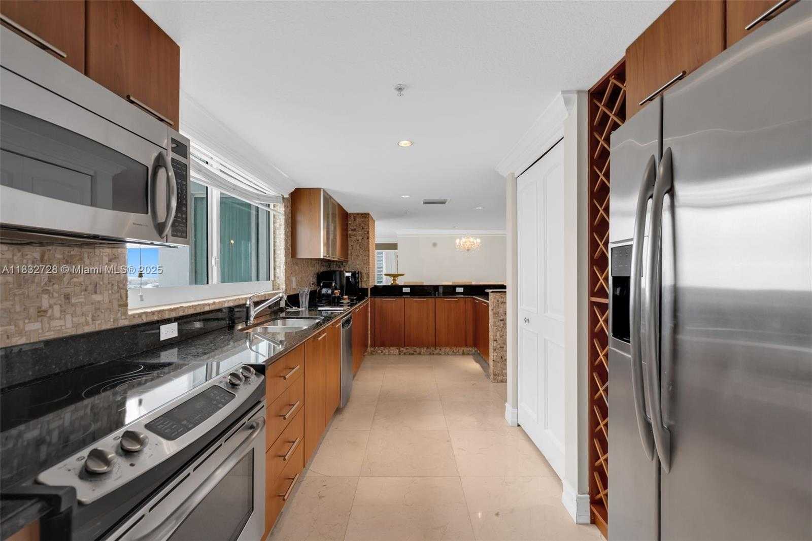 Small Image of 1800 NORTH BAYSHORE DR #3101, Miami Number 5