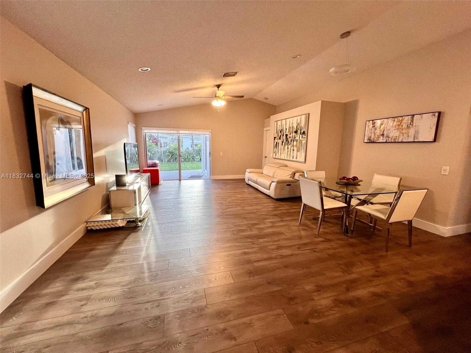 Small Image of 4280 IRONWOOD CT, Weston Number 10
