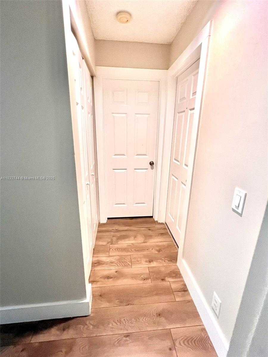 Small Image of 4280 IRONWOOD CT, Weston Number 16