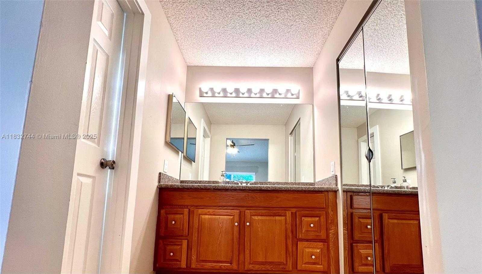 Small Image of 4280 IRONWOOD CT, Weston Number 18