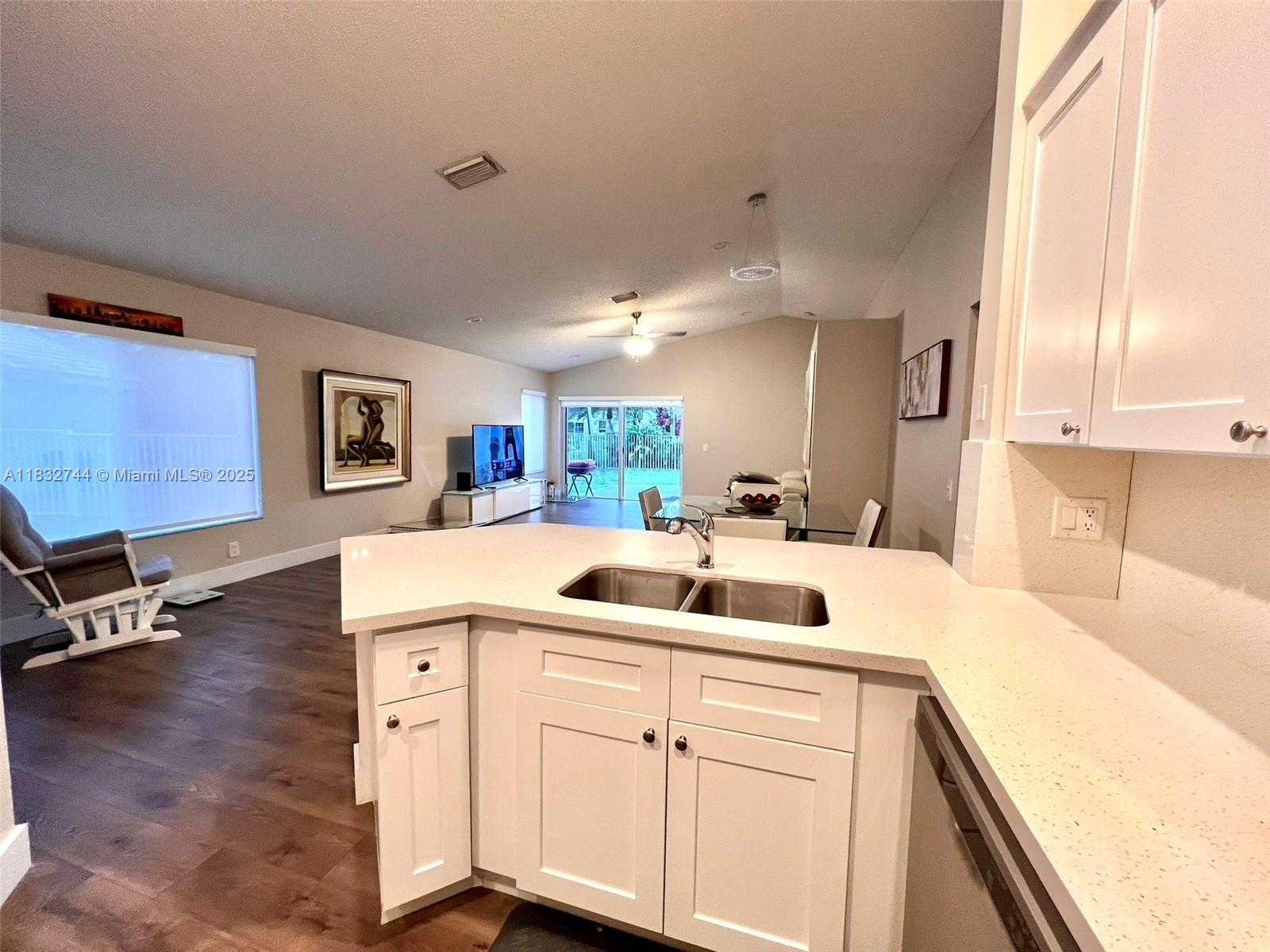 Small Image of 4280 IRONWOOD CT, Weston Number 6