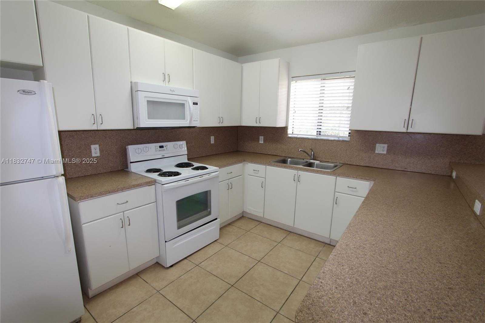 Small Image of 22831 SOUTH WEST 88TH PL #201, Cutler Bay Number 4