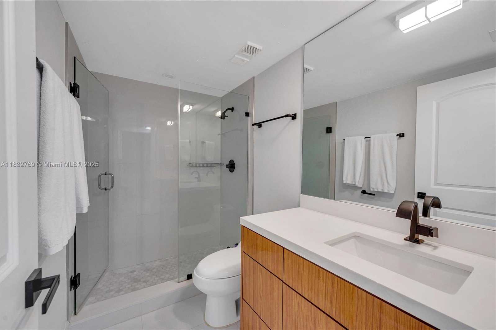 Small Image of 10175 COLLINS AVE #102, Bal Harbour Number 25