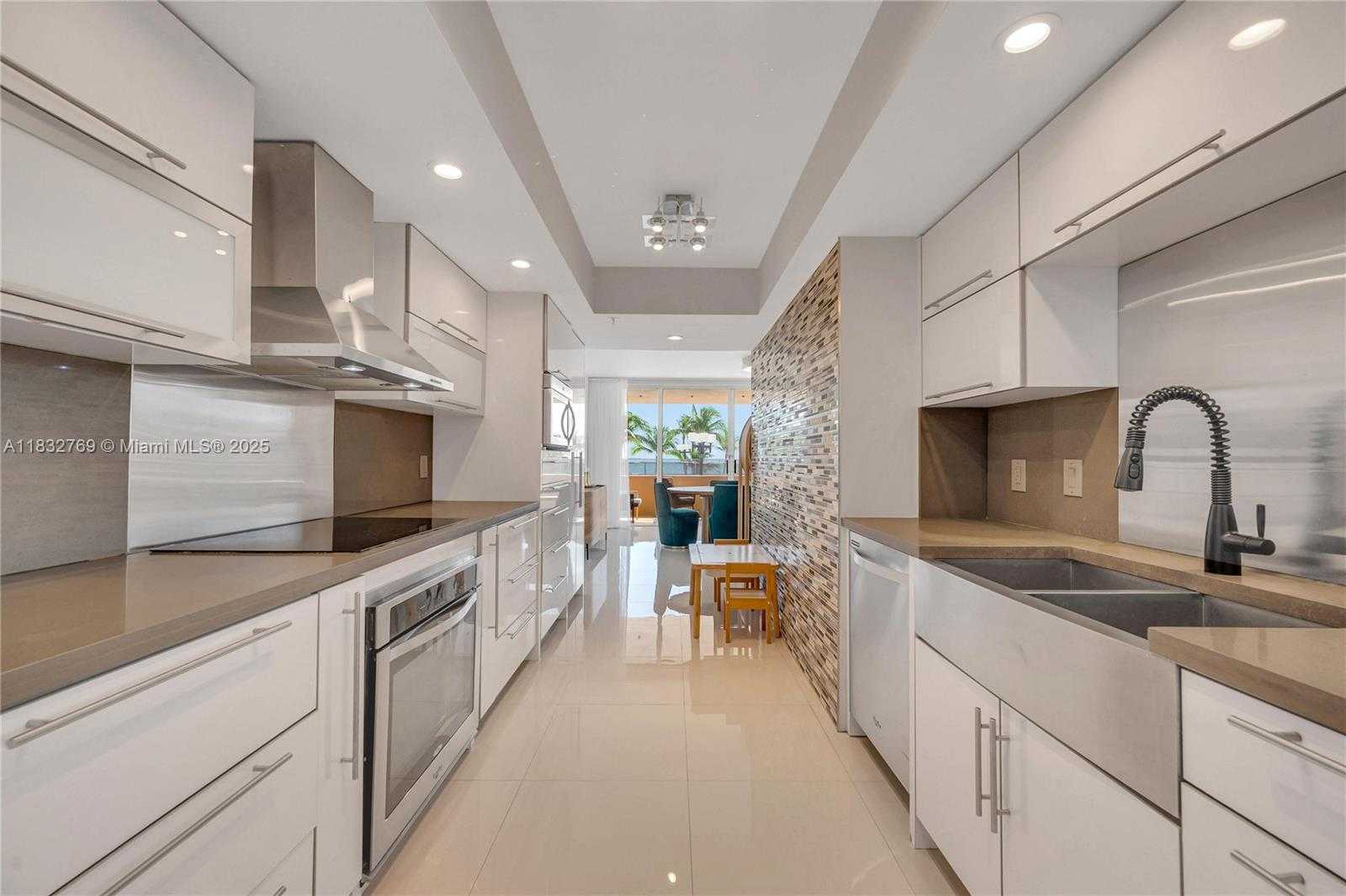 Small Image of 10175 COLLINS AVE #102, Bal Harbour Number 6