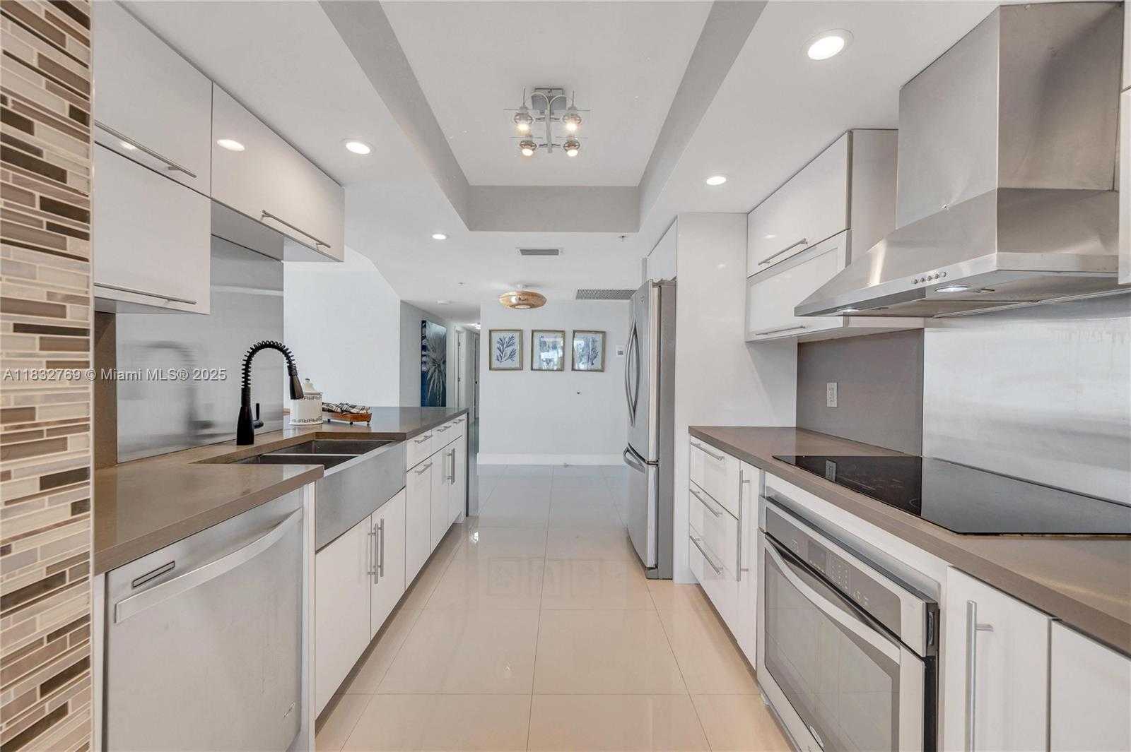 Small Image of 10175 COLLINS AVE #102, Bal Harbour Number 8