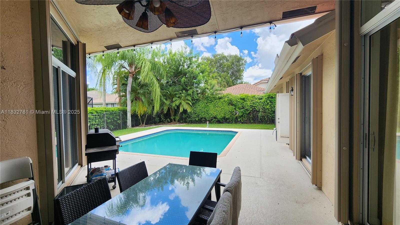 Small Image of 2610 EAST OAKBROOK CT #2610, Weston Number 2