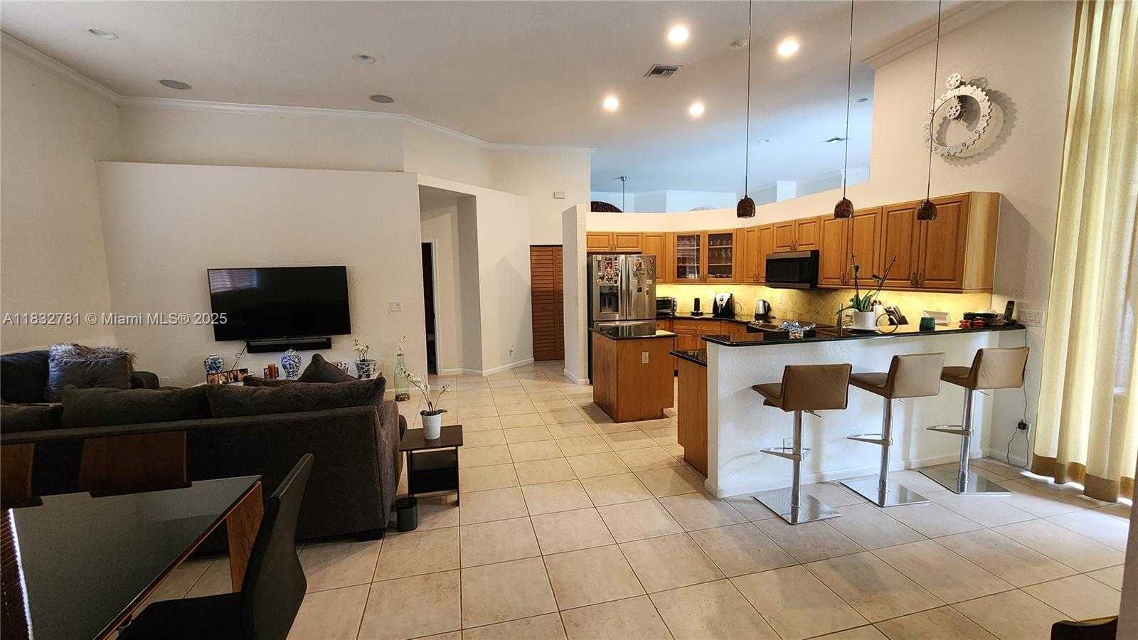 Small Image of 2610 EAST OAKBROOK CT #2610, Weston Number 5