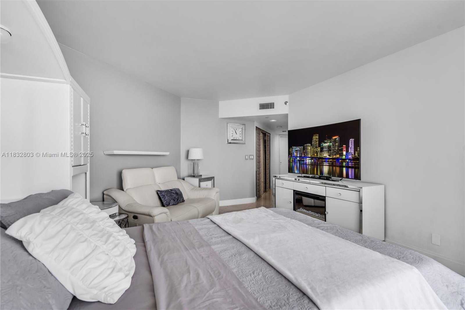 Small Image of 16485 COLLINS AVE #1832, Sunny Isles Beach Number 20