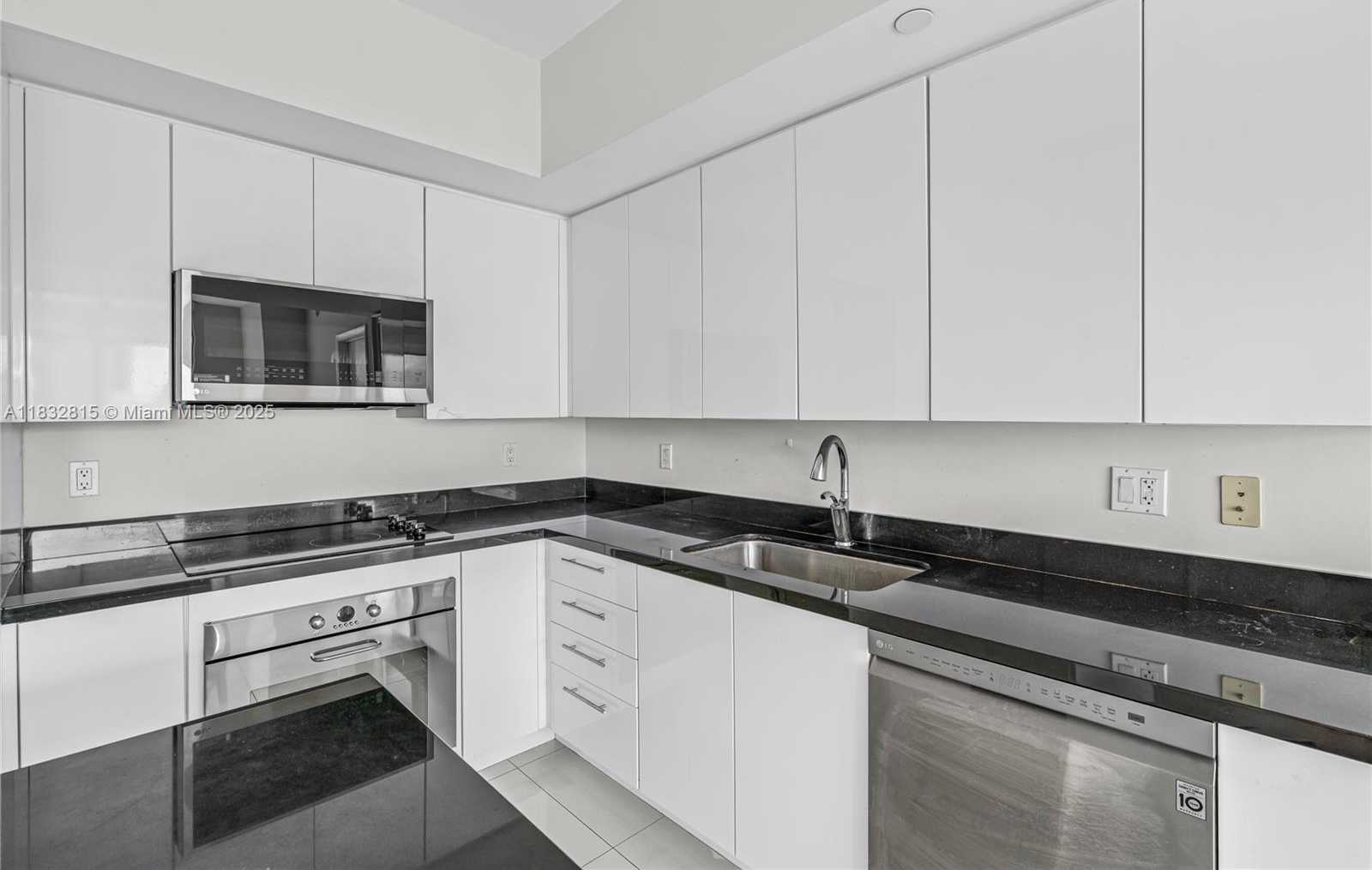 Small Image of 92 SOUTH WEST 3RD ST #4112, Miami Number 13