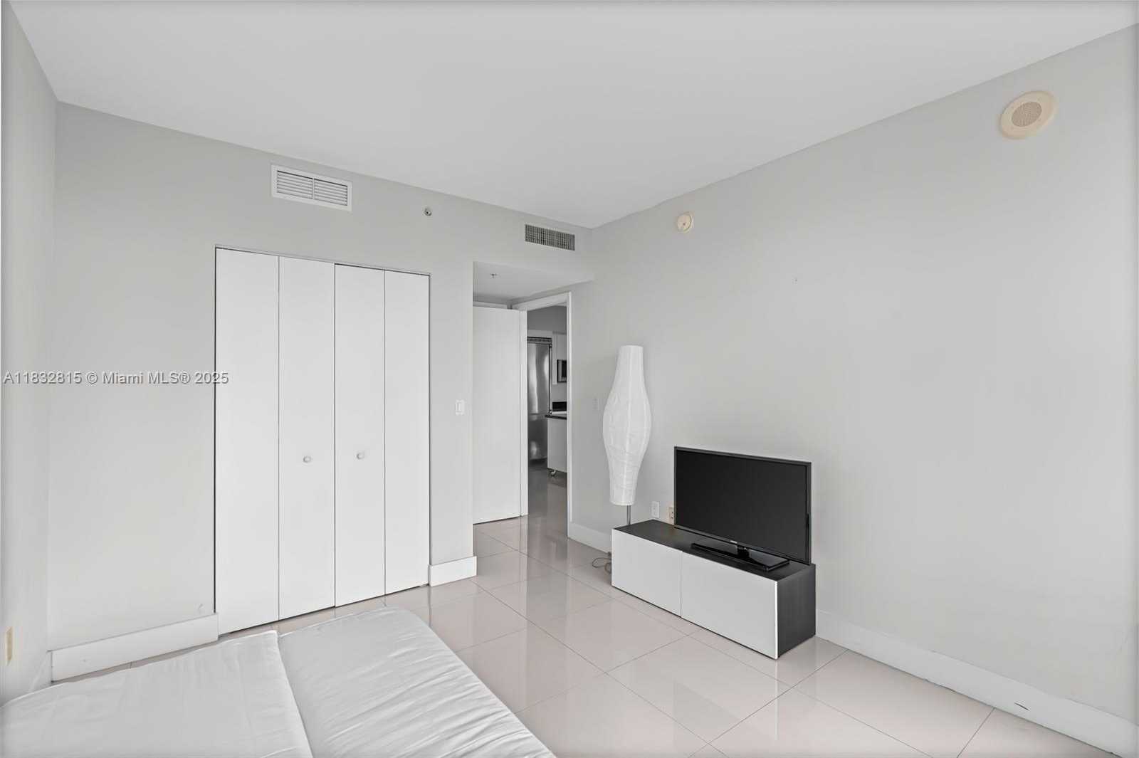 Small Image of 92 SOUTH WEST 3RD ST #4112, Miami Number 23