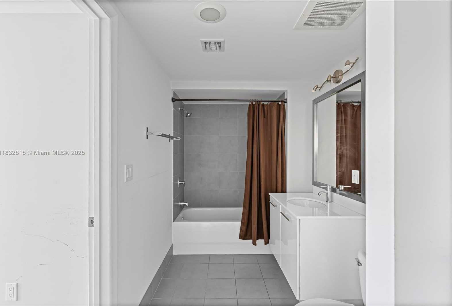 Small Image of 92 SOUTH WEST 3RD ST #4112, Miami Number 25