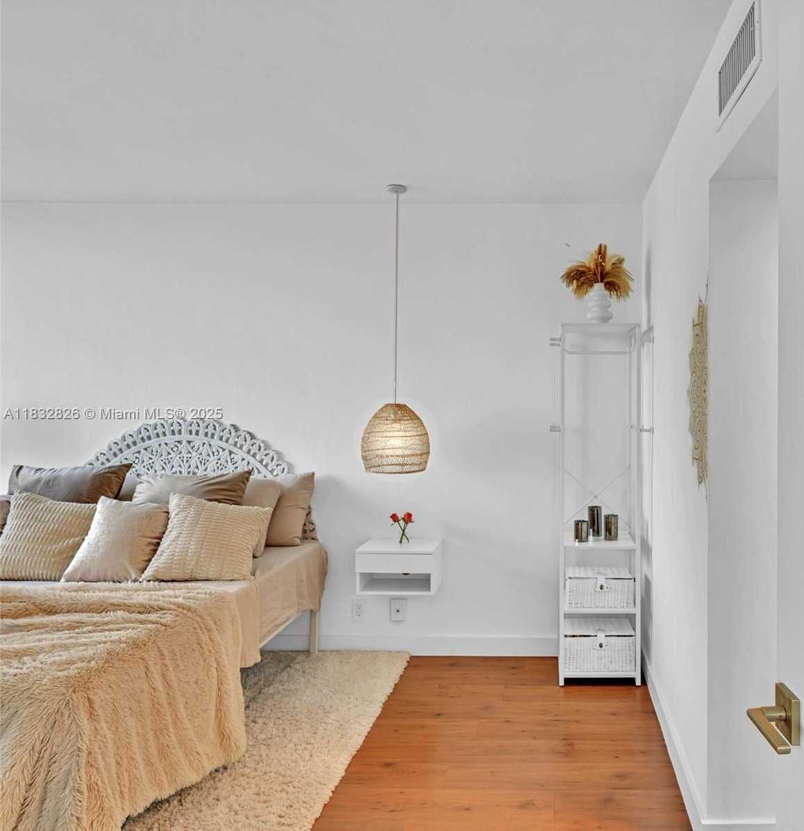Small Image of 1000 WEST AVE #324, Miami Beach Number 11