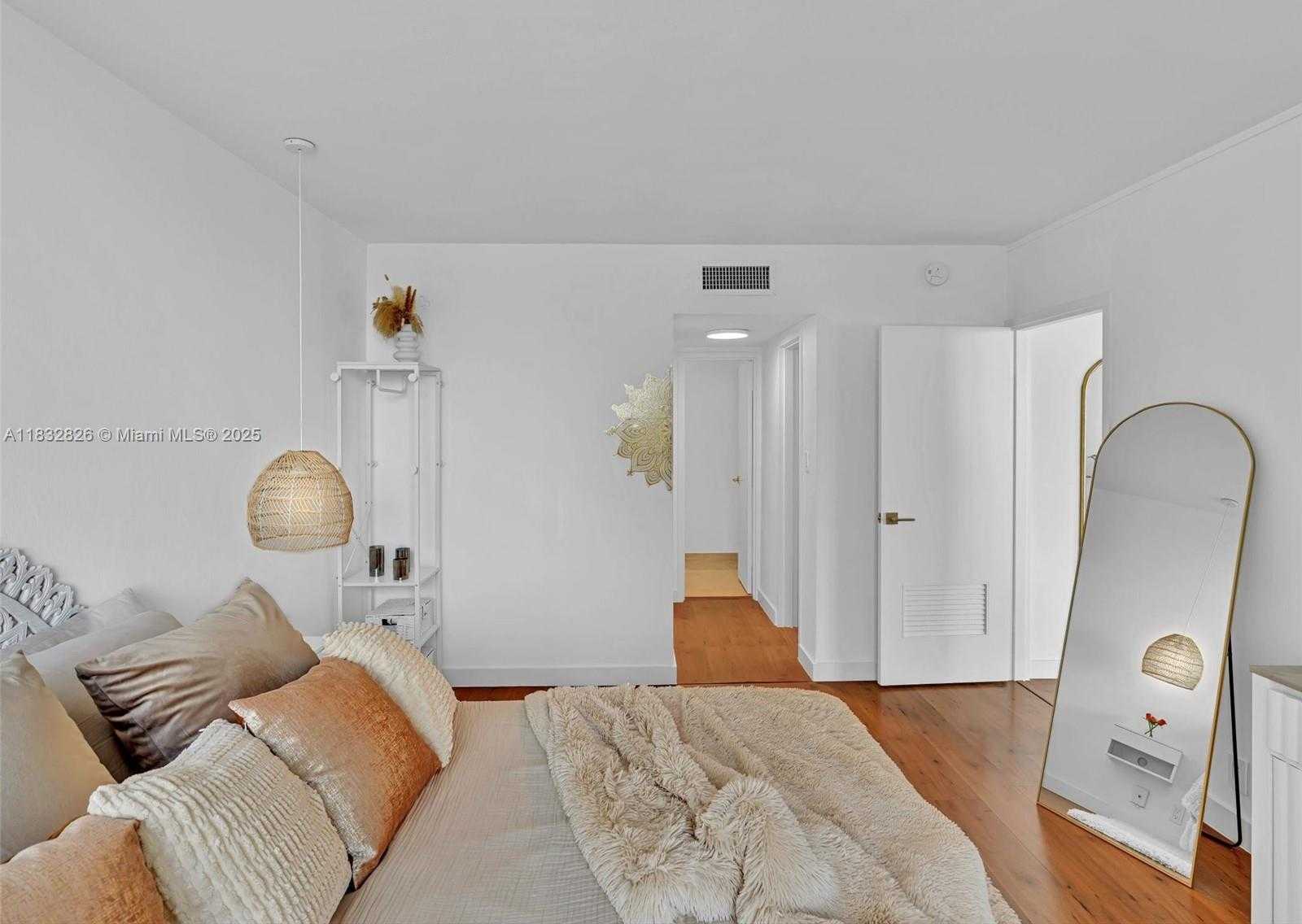 Small Image of 1000 WEST AVE #324, Miami Beach Number 15