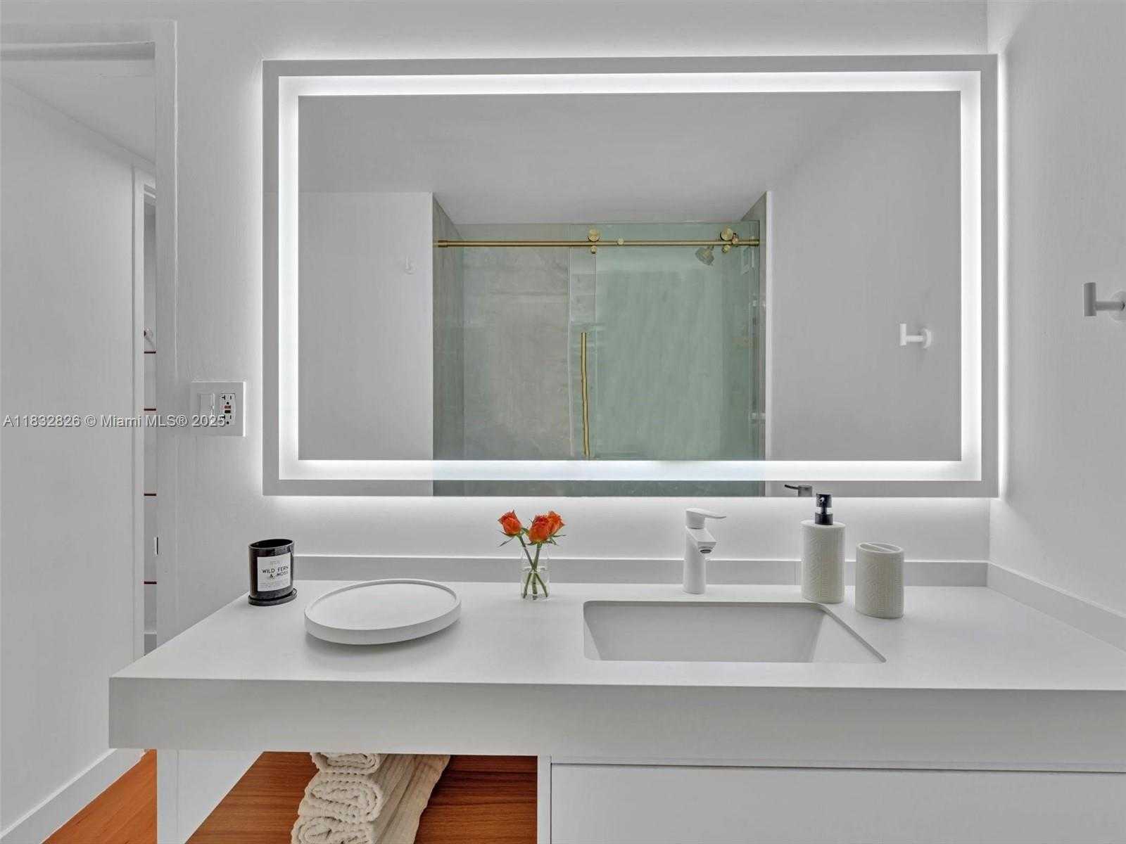 Small Image of 1000 WEST AVE #324, Miami Beach Number 18