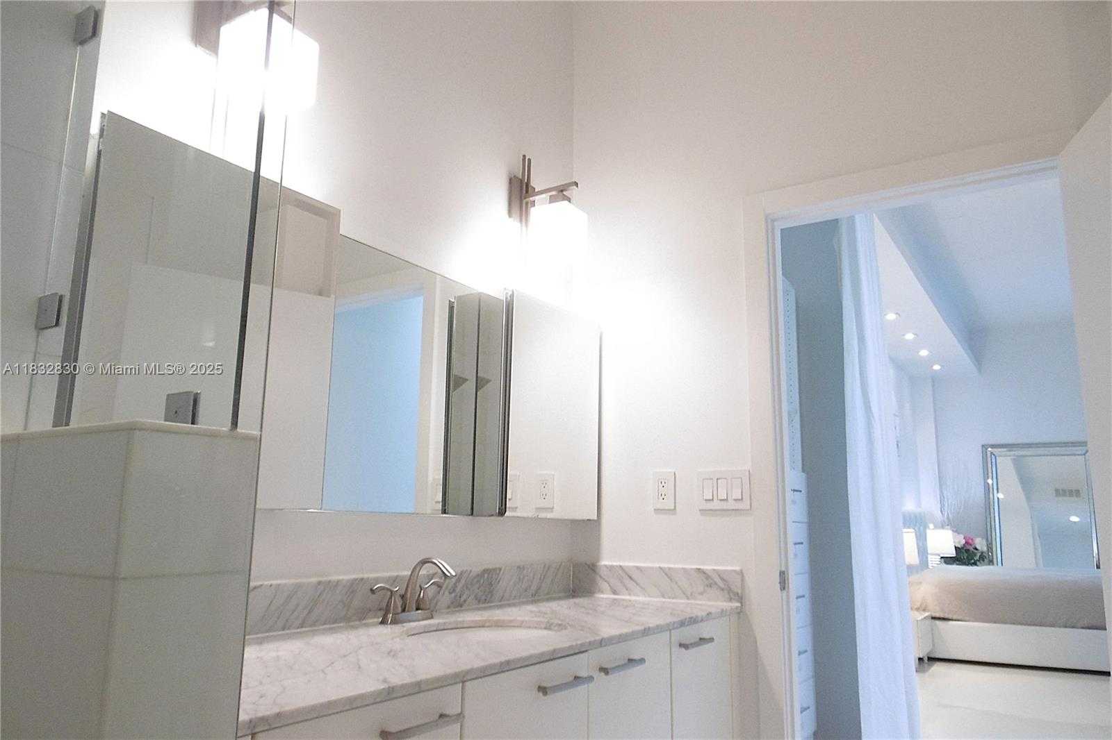 Small Image of 2001 MERIDIAN AVE #525, Miami Beach Number 12
