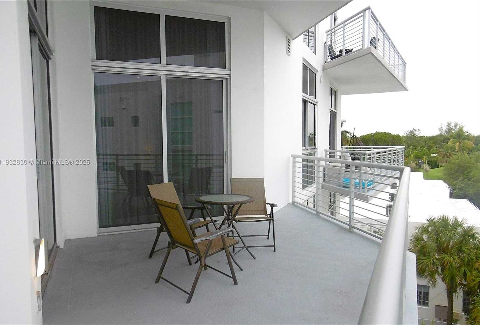 Small Image of 2001 MERIDIAN AVE #525, Miami Beach Number 19