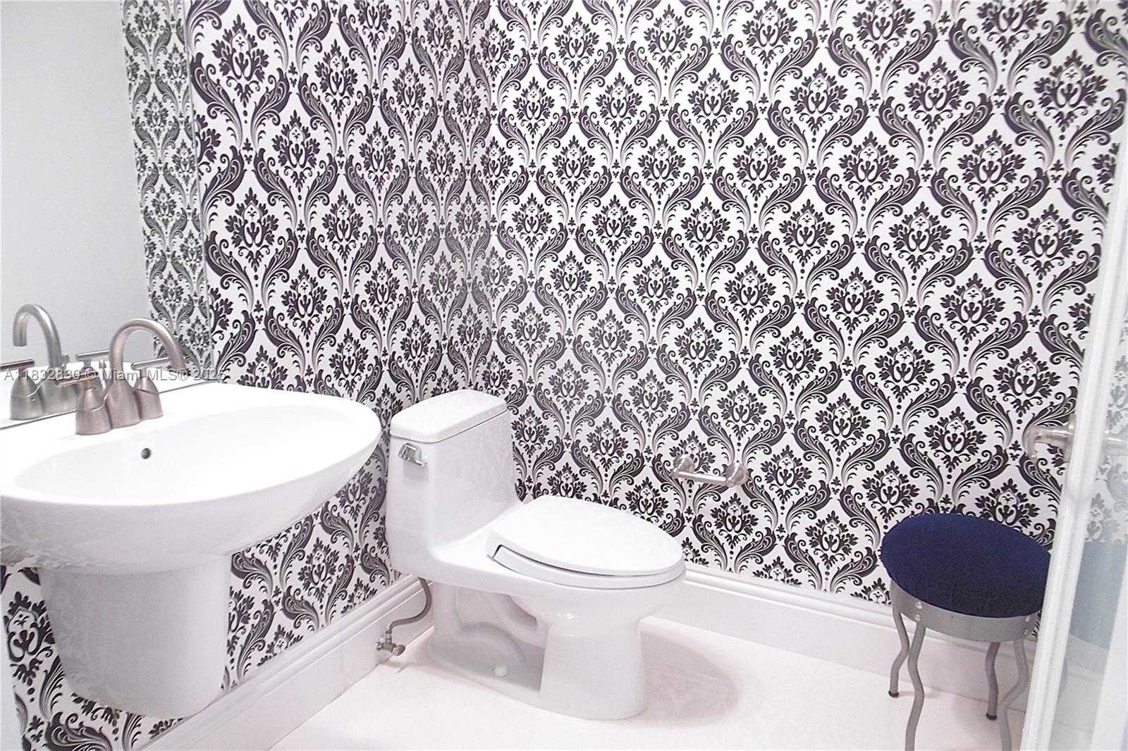 Small Image of 2001 MERIDIAN AVE #525, Miami Beach Number 27