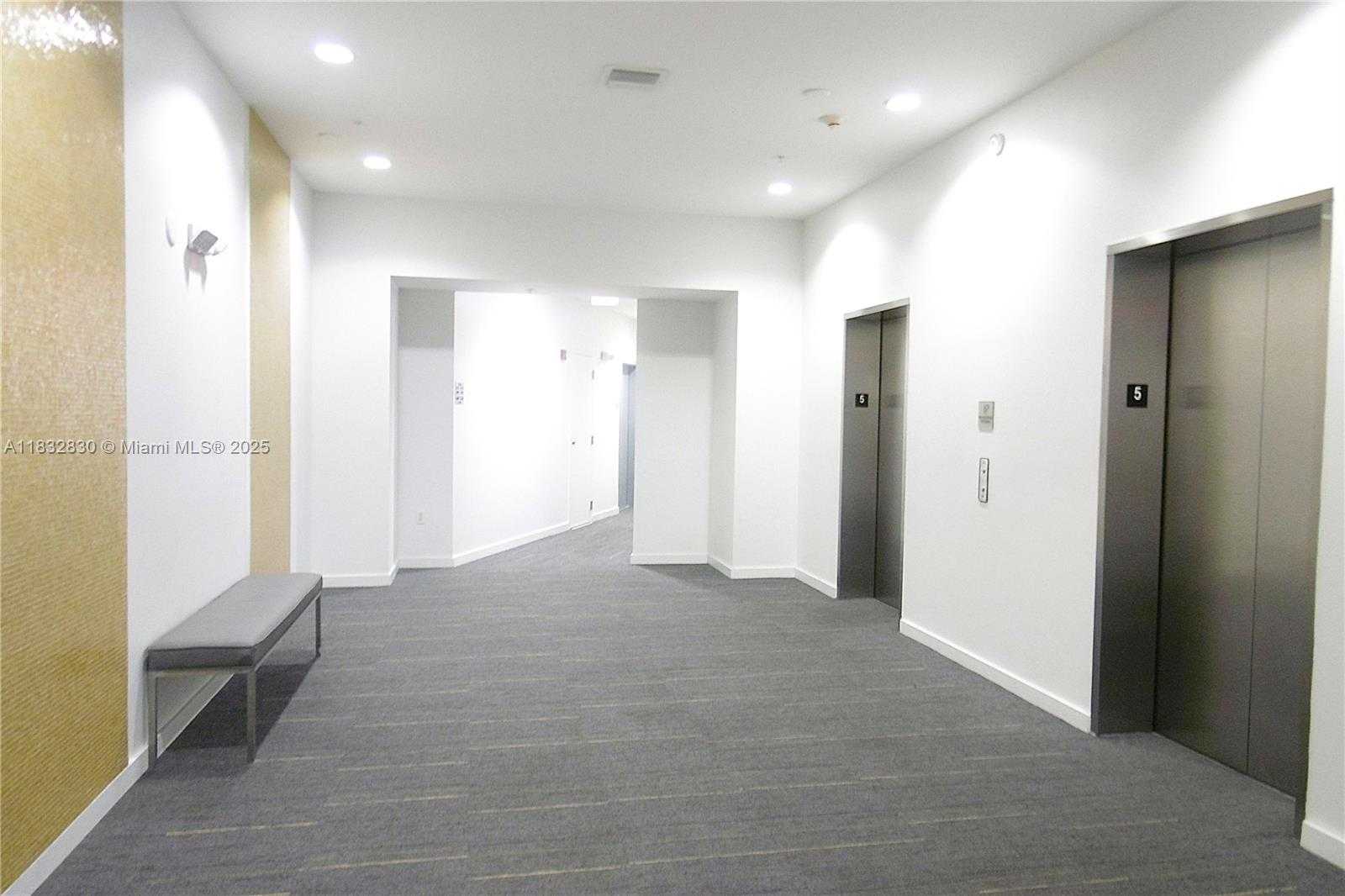 Small Image of 2001 MERIDIAN AVE #525, Miami Beach Number 29