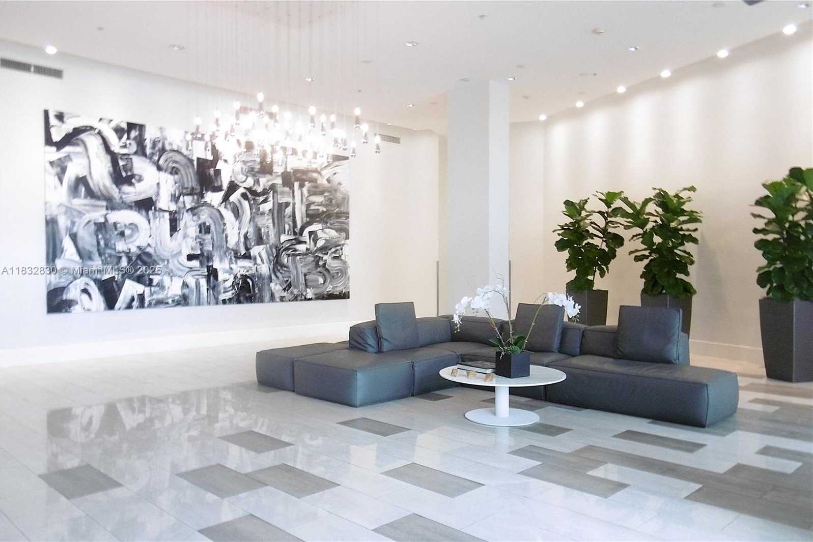 Small Image of 2001 MERIDIAN AVE #525, Miami Beach Number 4