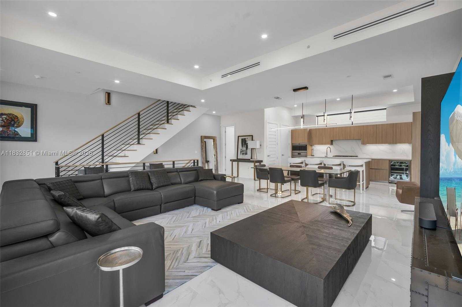 Small Image of 820 NORTH EAST 2ND ST #820, Fort Lauderdale Number 4
